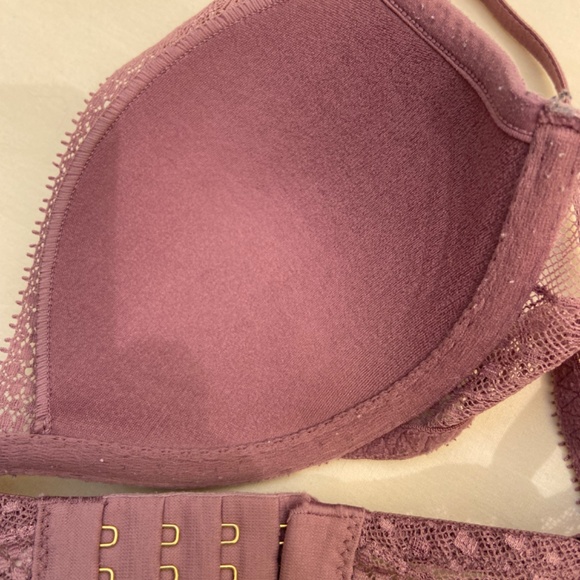 VICTORIA’S SECRET BRA, SIZE 34B, Mauve Color, Plunge, Style name is Incredible - Picture 7 of 12